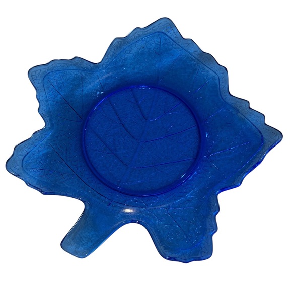 Blue Glass Leaf Plate - Picture 1 of 12